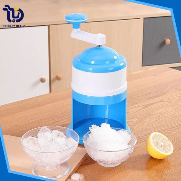 Mini Manual Ice Crusher Machine – Portable Plastic Ice Grinder - Image 3
